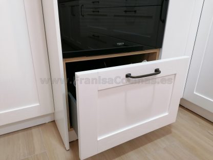 Cocina Modelo Bela: Elegancia Natural y Calidad en Madera de Fresno Blanco Roto - Imagen 21