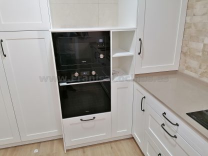 Cocina Modelo Bela: Elegancia Natural y Calidad en Madera de Fresno Blanco Roto - Imagen 22