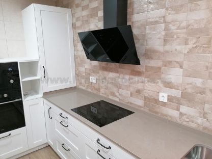 Cocina Modelo Bela: Elegancia Natural y Calidad en Madera de Fresno Blanco Roto - Imagen 25