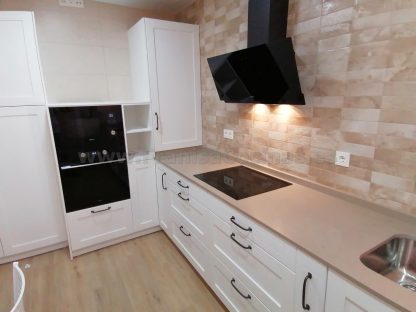 Cocina Modelo Bela: Elegancia Natural y Calidad en Madera de Fresno Blanco Roto - Imagen 44