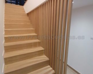 Separadores de Ambientes de Listones de Madera a Medida: Diseño, Luz y Personalidad para tu Hogar