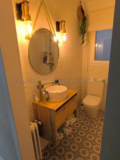 Puertas Correderas Lacadas Blancas Estilo Granero: Diseño Moderno a Medida | FRANISA - Imagen 25