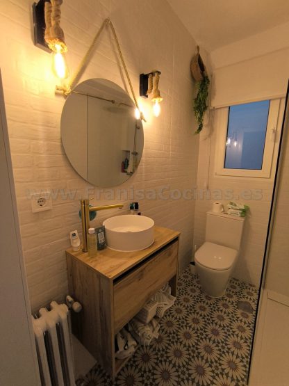 Puertas Correderas Lacadas Blancas Estilo Granero: Diseño Moderno a Medida | FRANISA - Imagen 32